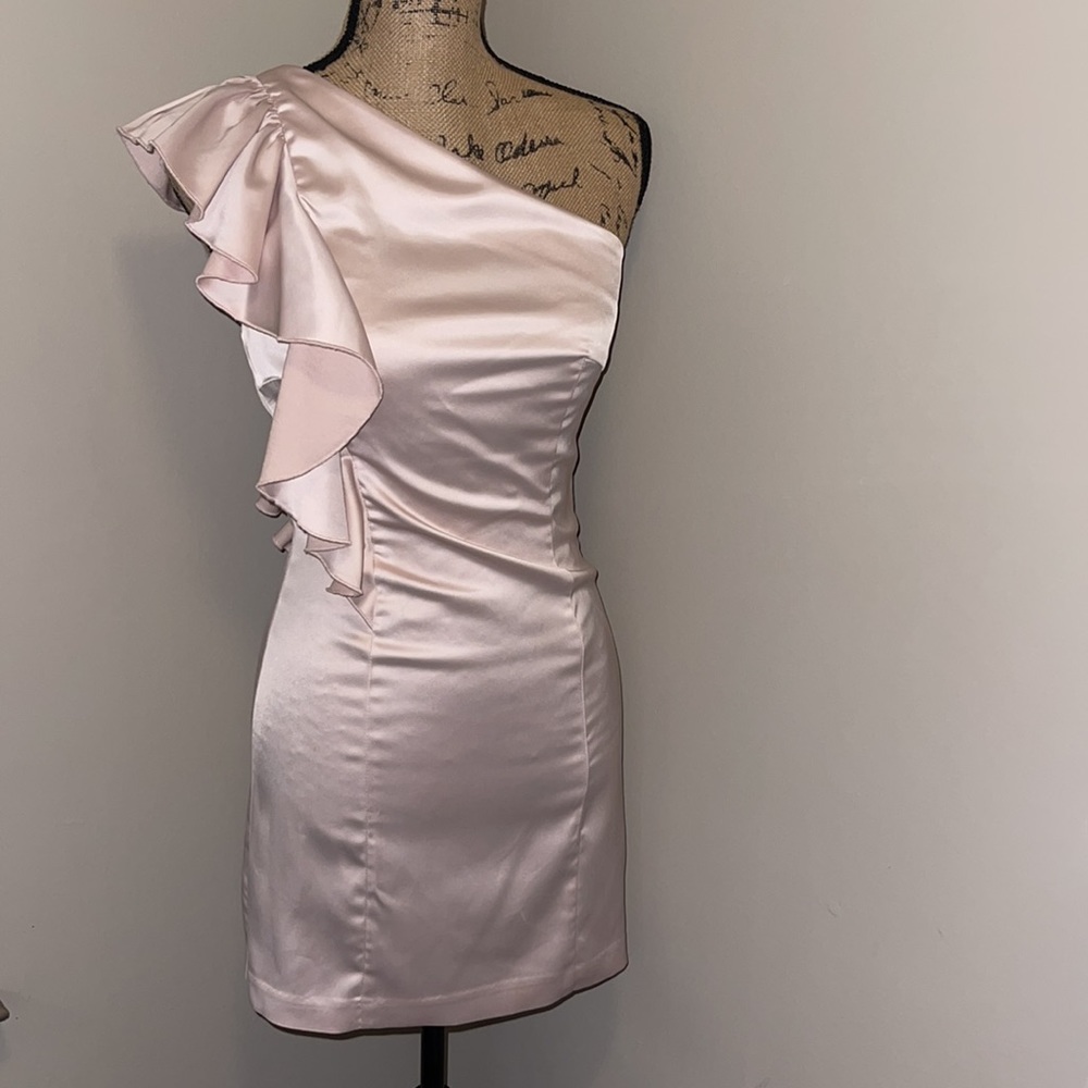 Absolutely STUNNING One Shoulder Pink Satin Special Occasion Dress